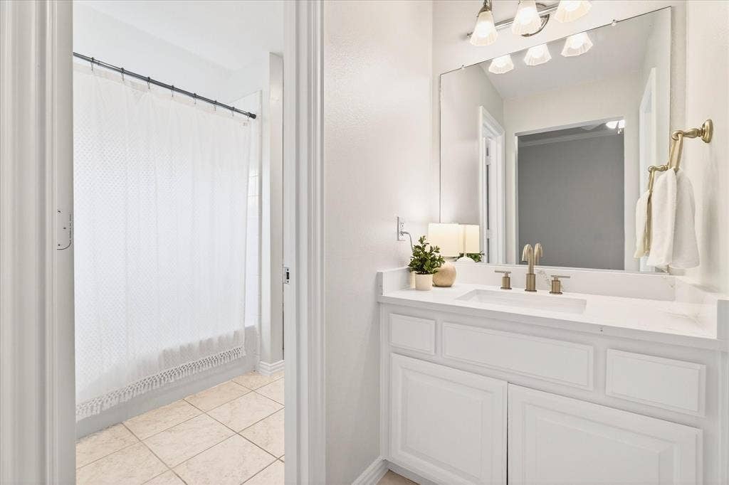 6976 Valley Brook Drive, Frisco, TX 75035 6976 Valley Brook Drive, Frisco, TX 75035