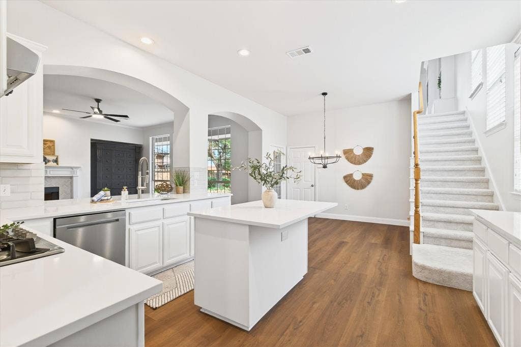 6976 Valley Brook Drive, Frisco, TX 75035 6976 Valley Brook Drive, Frisco, TX 75035