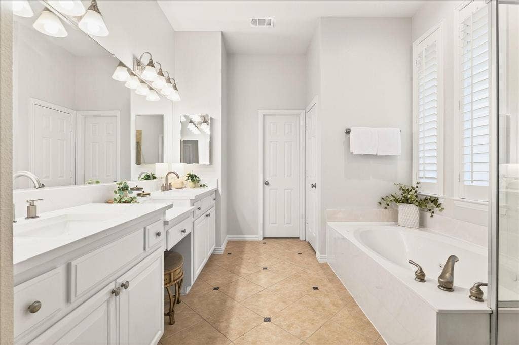 6976 Valley Brook Drive, Frisco, TX 75035 6976 Valley Brook Drive, Frisco, TX 75035