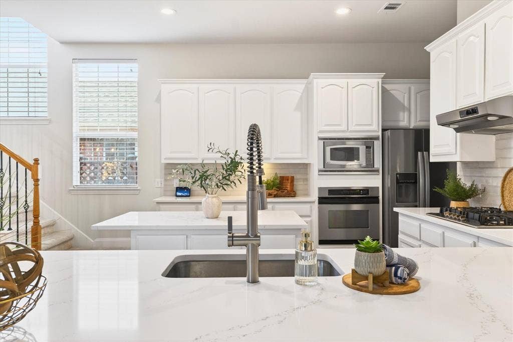 6976 Valley Brook Drive, Frisco, TX 75035 6976 Valley Brook Drive, Frisco, TX 75035