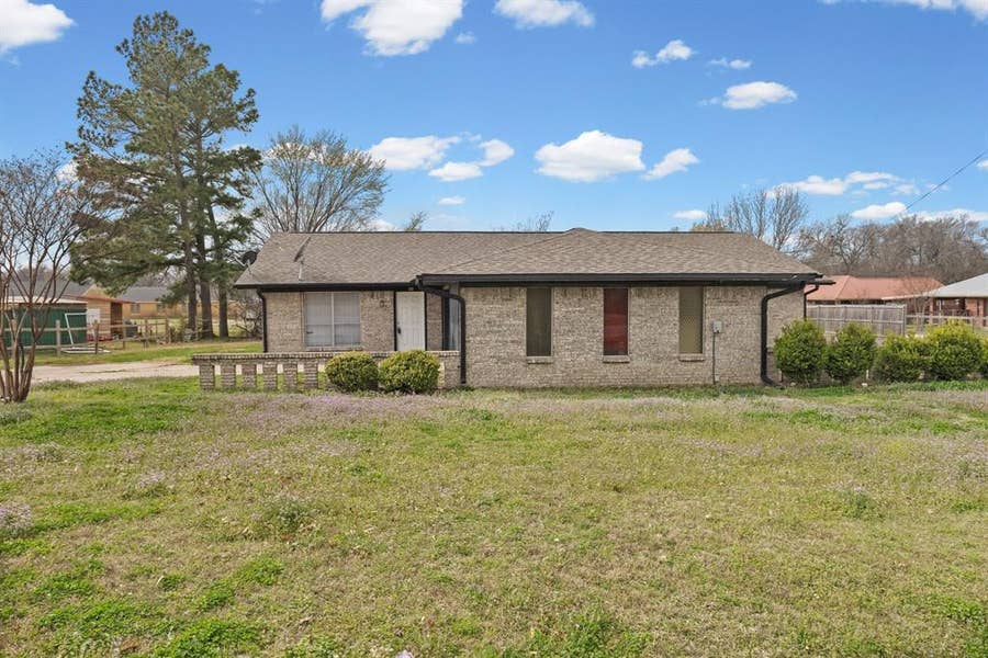 Property photo for 706 S Manson Street, Wolfe City, TX