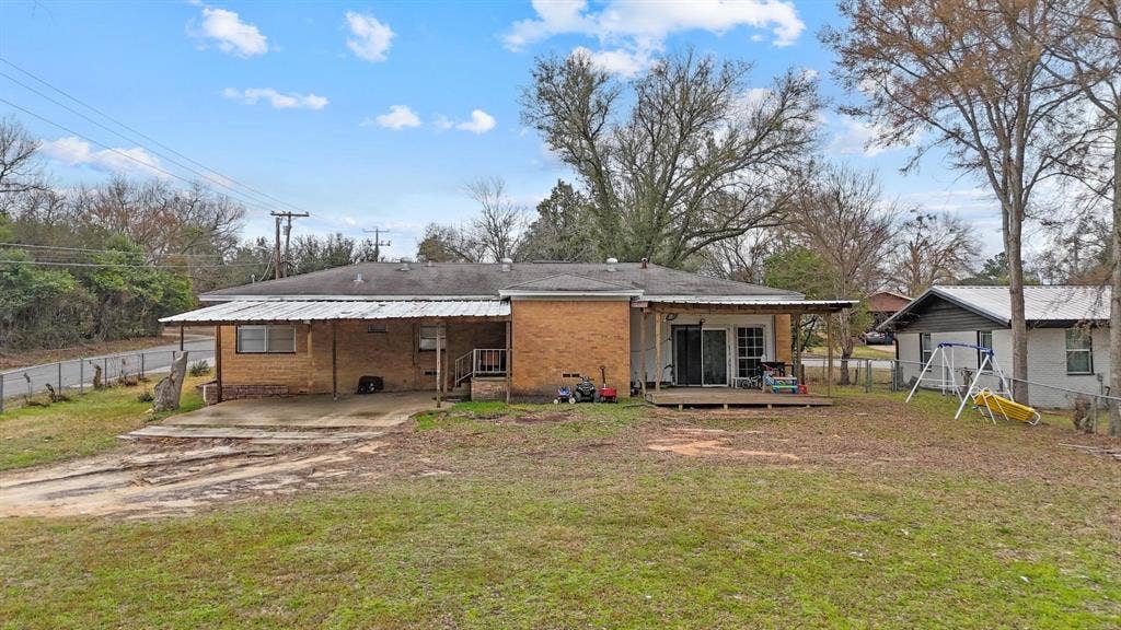 700 Powderhorn Drive, Athens, TX 75751 700 Powderhorn Drive, Athens, TX 75751