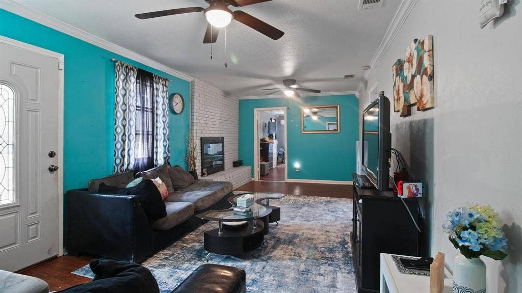 700 Powderhorn Drive, Athens, TX 75751 700 Powderhorn Drive, Athens, TX 75751