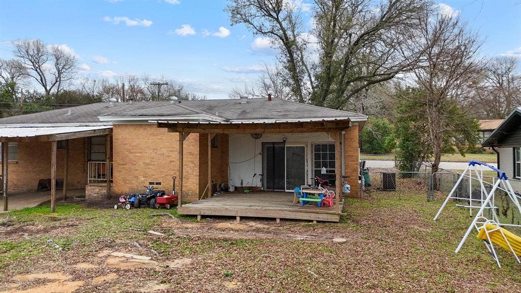 700 Powderhorn Drive, Athens, TX 75751 700 Powderhorn Drive, Athens, TX 75751