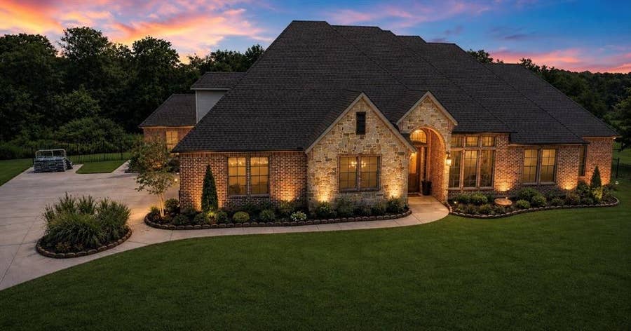 Property photo for 103 Fireside Court, McLendon Chisholm, TX