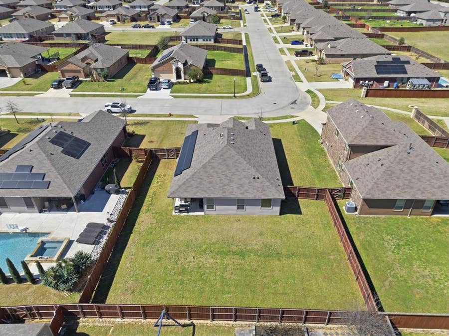 Property photo for 448 Regatta Lane, Azle, TX
