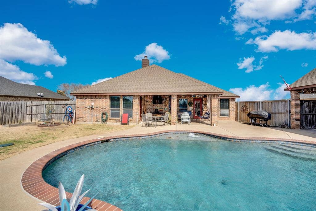 160 Berkshire Lane, Waxahachie, TX 75165 160 Berkshire Lane, Waxahachie, TX 75165
