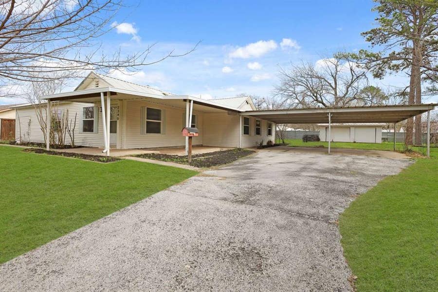 Property photo for 2340 Harris Lane, Haltom City, TX