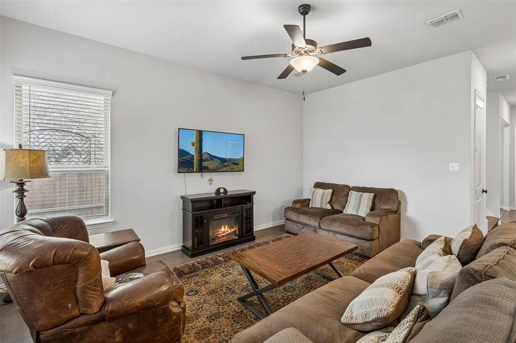 2533 Westbank Trail, Garland, TX 75042