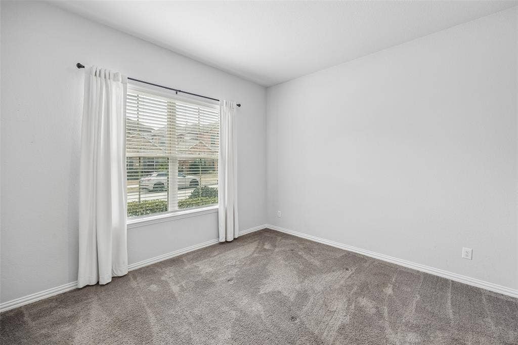 2533 Westbank Trail, Garland, TX 75042