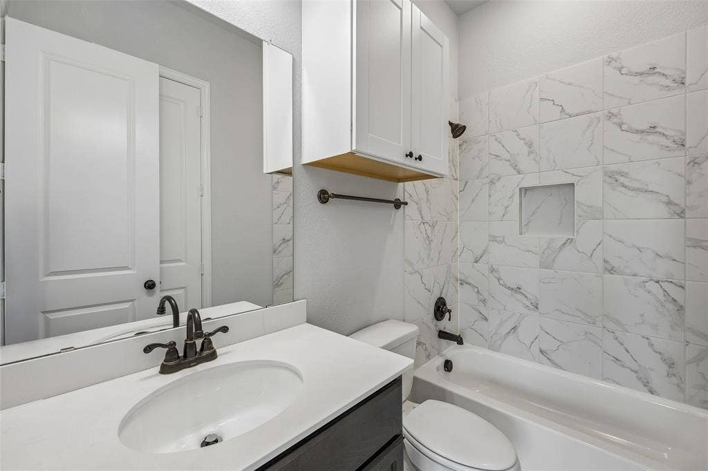 2533 Westbank Trail, Garland, TX 75042