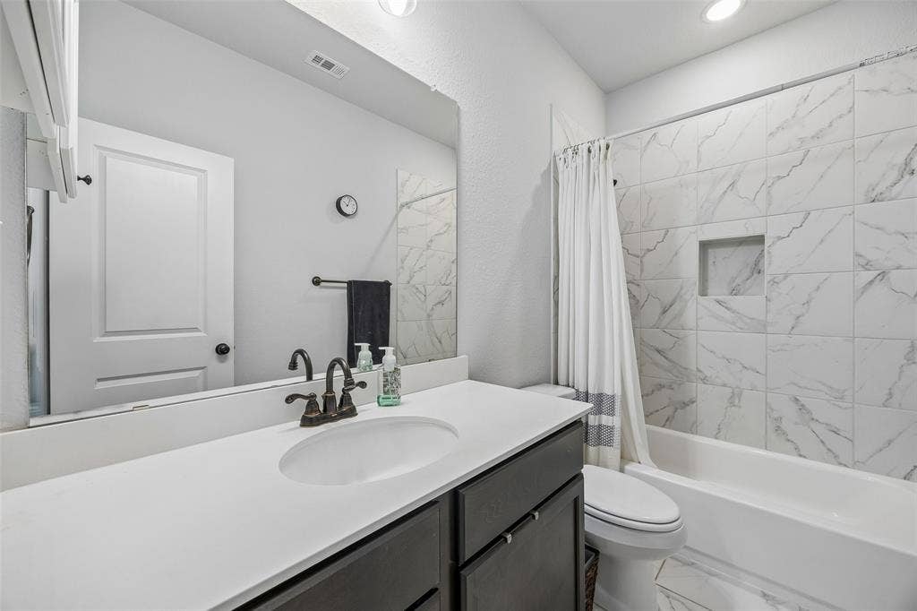 2533 Westbank Trail, Garland, TX 75042