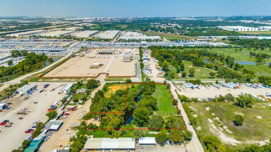 Property photo for 500 W Oakdale Road, Grand Prairie, TX