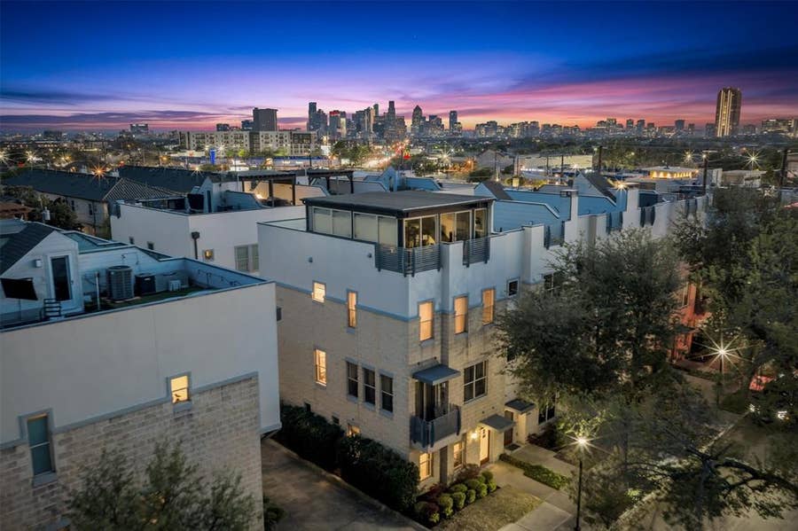 Property photo for 5710 La Vista Drive, Dallas, TX