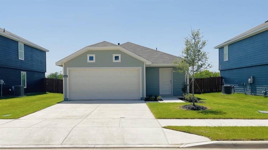 Property photo for 4232 WOODHILL BEND Drive, Fort Worth, TX