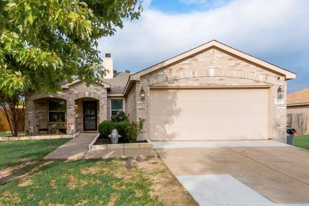 205 Dartmouth Drive, Forney, TX 75126 205 Dartmouth Drive, Forney, TX 75126