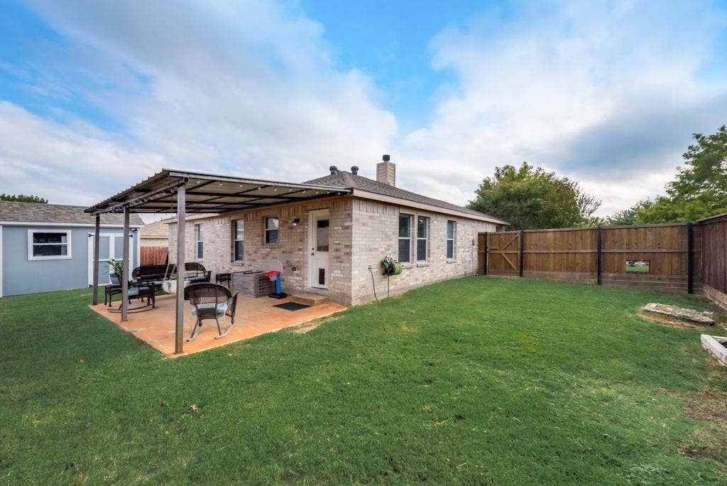 205 Dartmouth Drive, Forney, TX 75126 Side yard