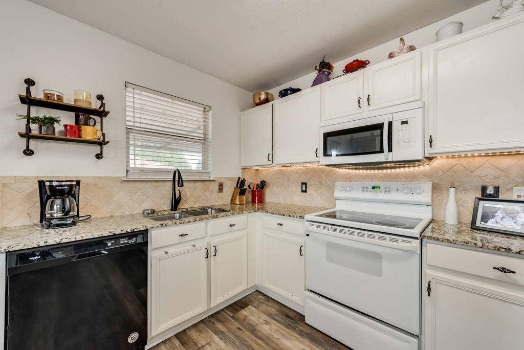 205 Dartmouth Drive, Forney, TX 75126 205 Dartmouth Drive, Forney, TX 75126