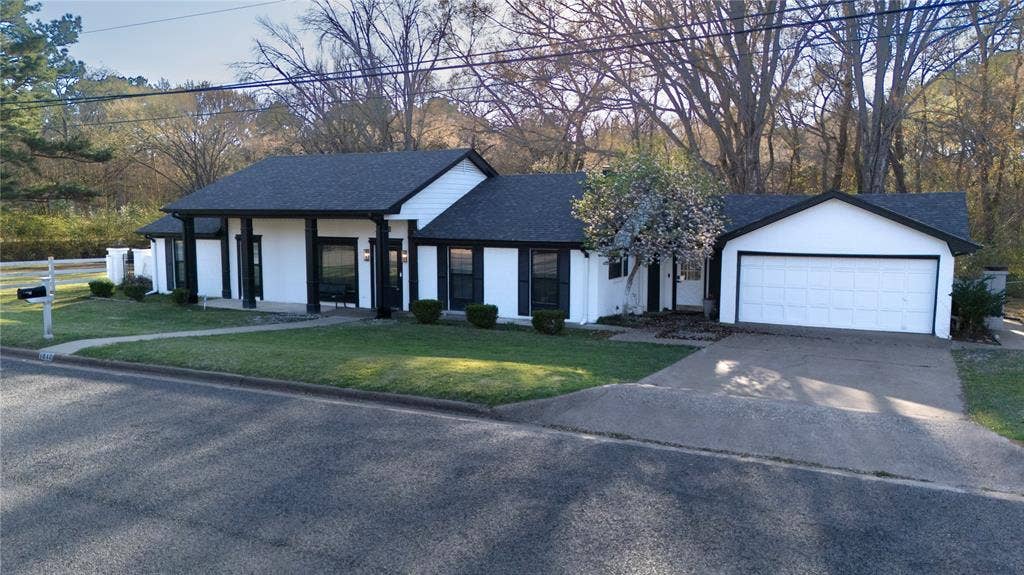 1010 Bel Air Drive, Athens, TX 75751 1010 Bel Air Drive, Athens, TX 75751
