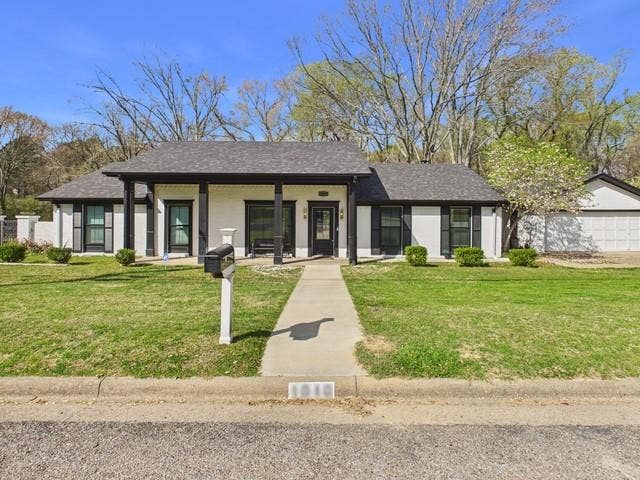 1010 Bel Air Drive, Athens, TX 75751 1010 Bel Air Drive, Athens, TX 75751