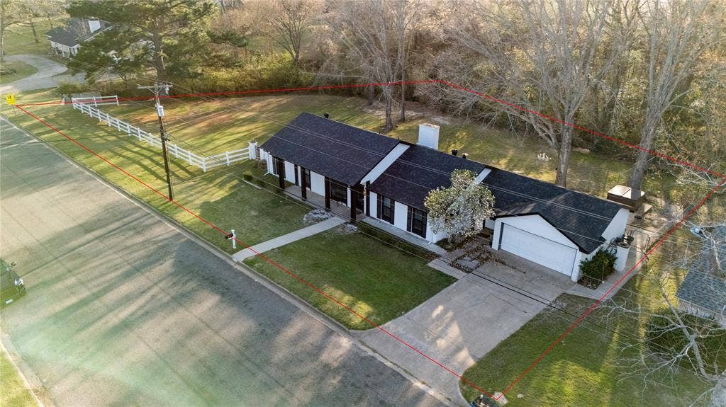 1010 Bel Air Drive, Athens, TX 75751 1010 Bel Air Drive, Athens, TX 75751