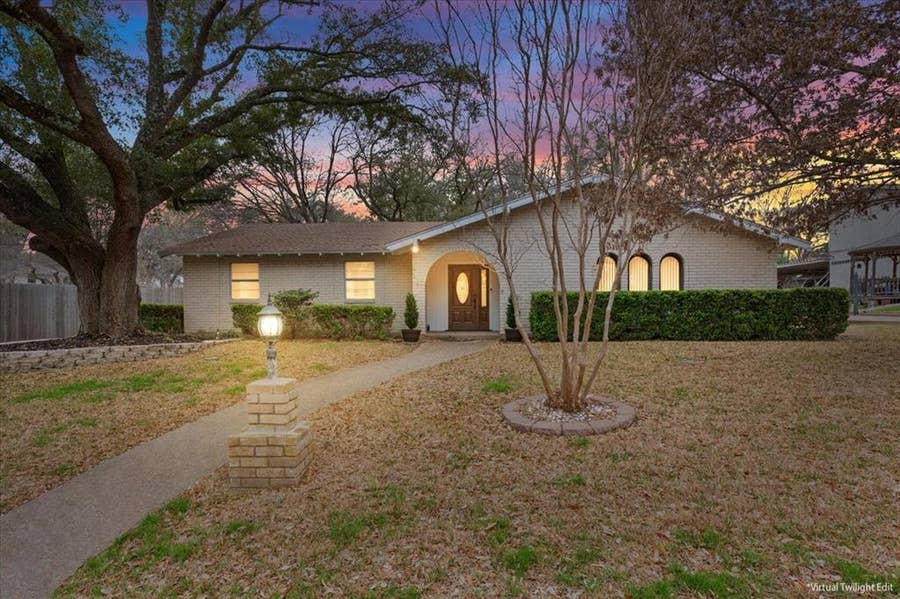 Property photo for 120 Wooded Crest Drive, Woodway, TX