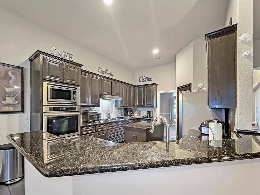 904 Regal Bluff Lane, DeSoto, TX 75115 904 Regal Bluff Lane, DeSoto, TX 75115