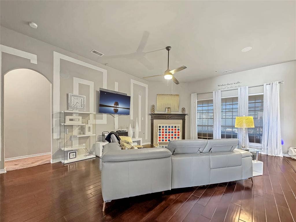 904 Regal Bluff Lane, DeSoto, TX 75115 904 Regal Bluff Lane, DeSoto, TX 75115