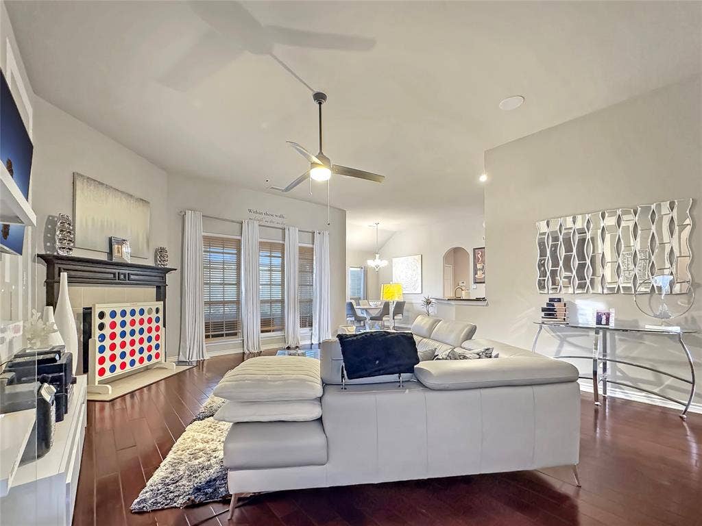 904 Regal Bluff Lane, DeSoto, TX 75115 904 Regal Bluff Lane, DeSoto, TX 75115
