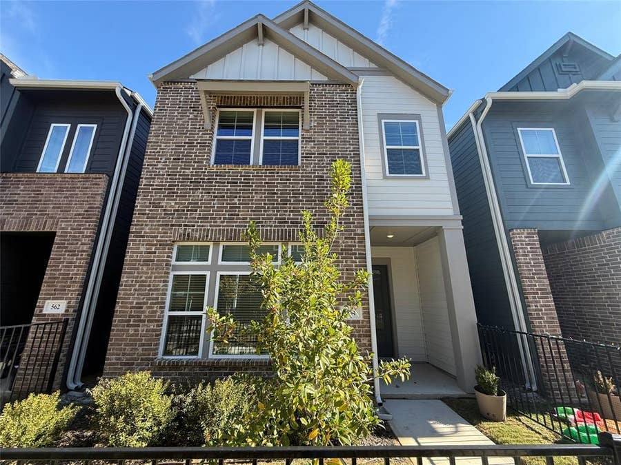 Property photo for 564 Mission Trail, #B4, Arlington, TX