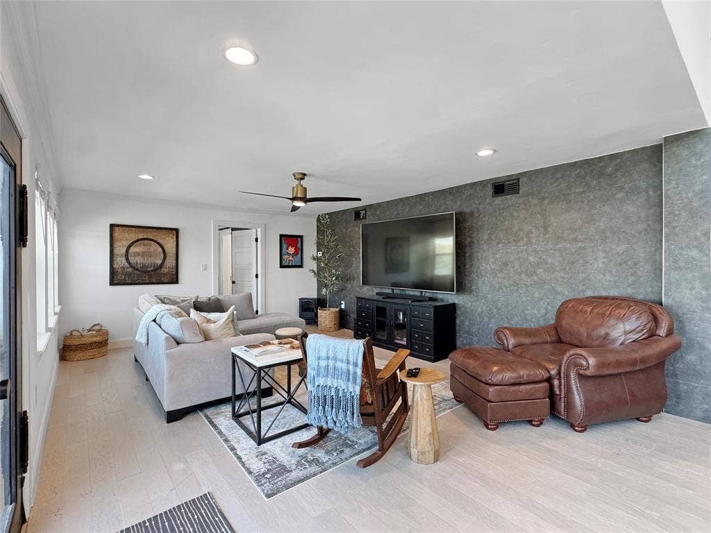 4401 Clarke Drive, Fort Worth, TX 76135 4401 Clarke Drive, Fort Worth, TX 76135
