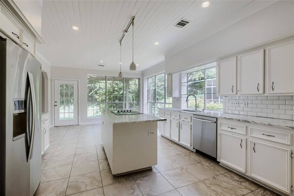 2803 Wyndham Lane, Richardson, TX 75082 2803 Wyndham Lane, Richardson, TX 75082