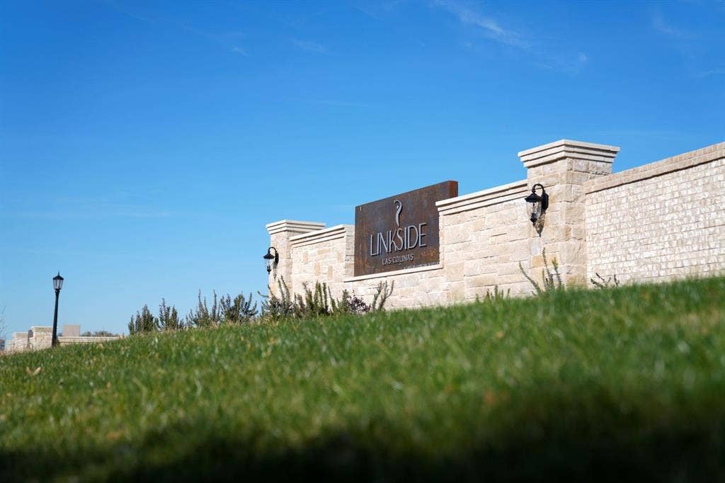 1352 Cherry Hills Lane, Irving, TX 75038 Linkside-entrance_7RV1159
