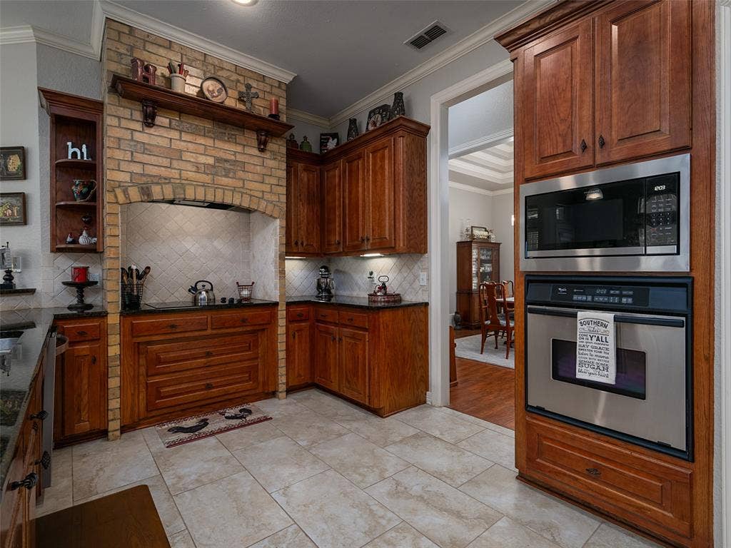 1137 Ashwood Drive, Tyler, TX 75703 1137 Ashwood Drive, Tyler, TX 75703