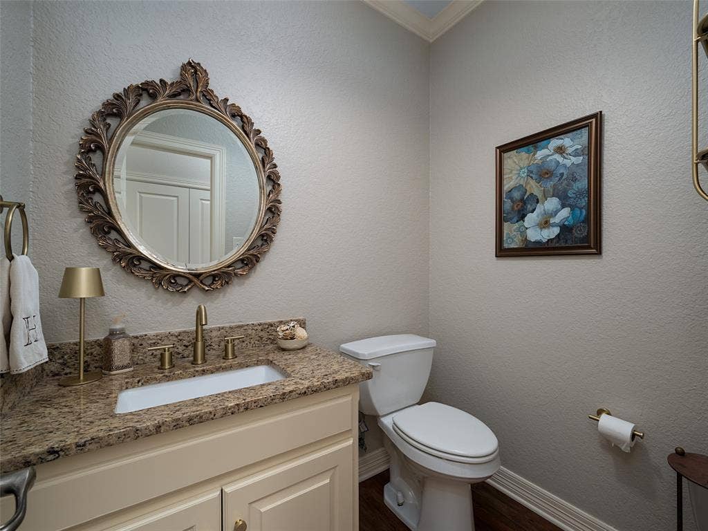 1137 Ashwood Drive, Tyler, TX 75703 Secondary bathroom with granite countertop.