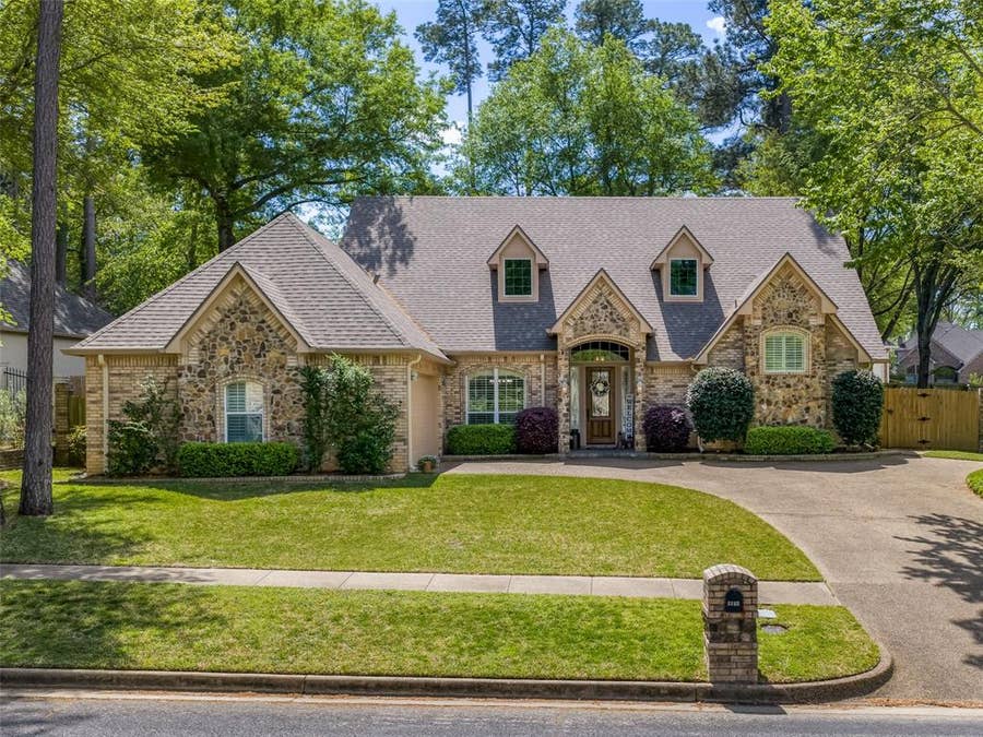 Property photo for 1137 Ashwood Drive, Tyler, TX