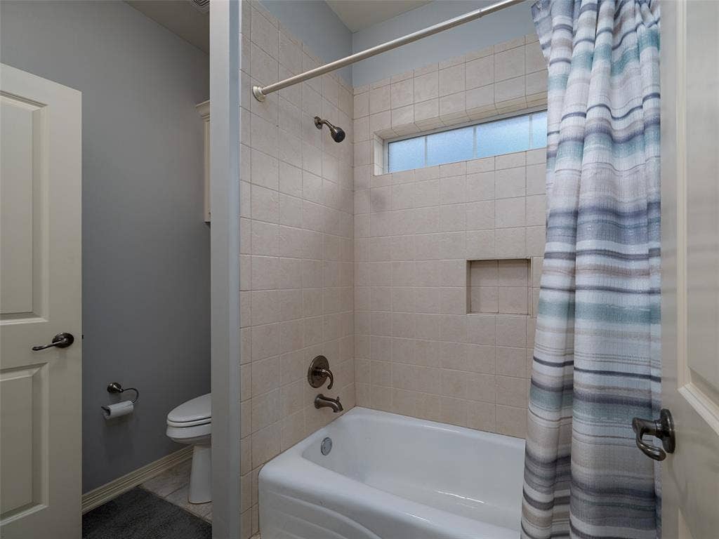 1137 Ashwood Drive, Tyler, TX 75703 1137 Ashwood Drive, Tyler, TX 75703