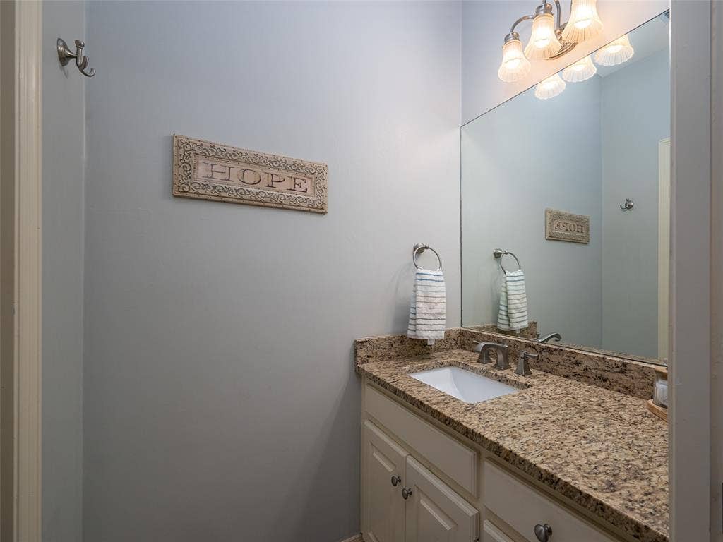 1137 Ashwood Drive, Tyler, TX 75703 1137 Ashwood Drive, Tyler, TX 75703