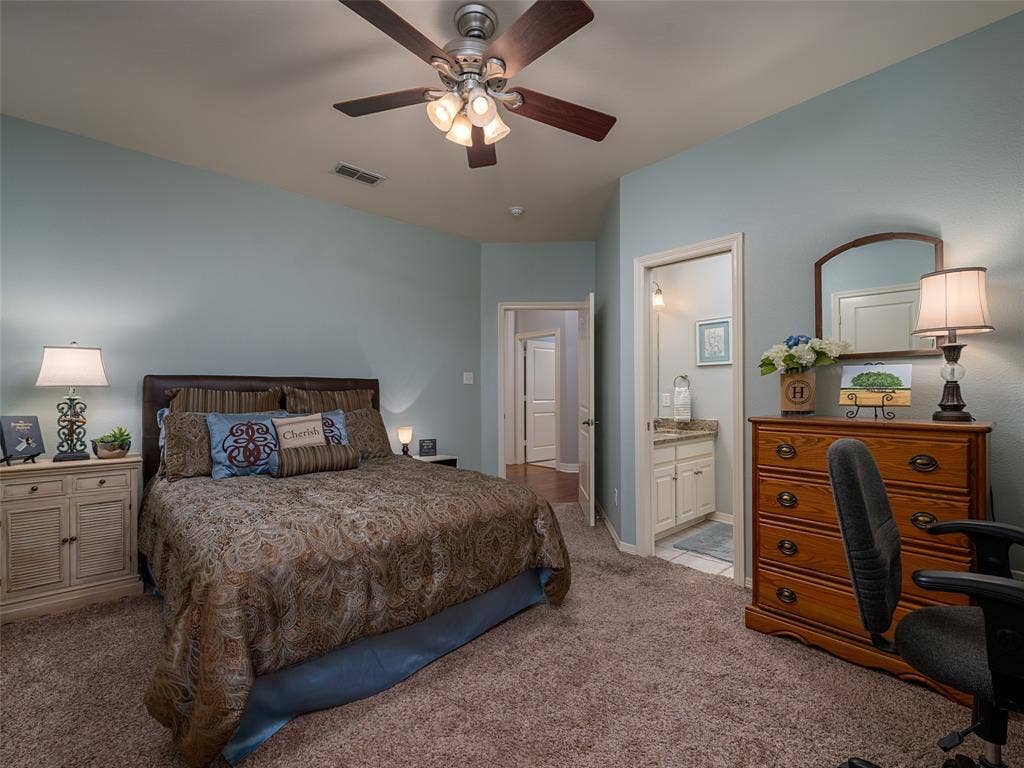 1137 Ashwood Drive, Tyler, TX 75703 Third bedroom with jack-n-jill bathroom.
