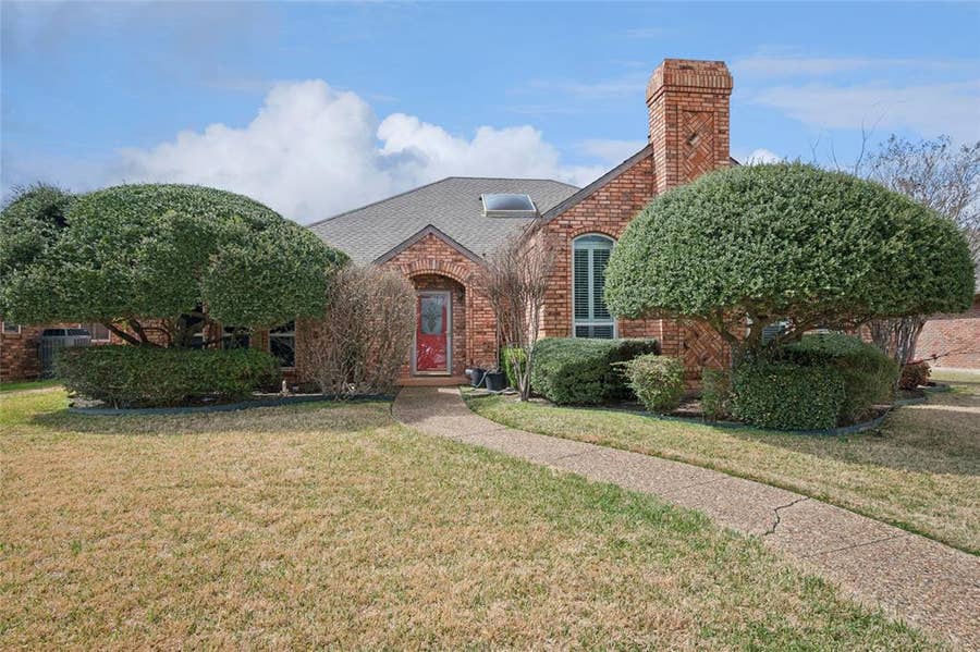 Property photo for 2528 Willowdale Drive, Carrollton, TX