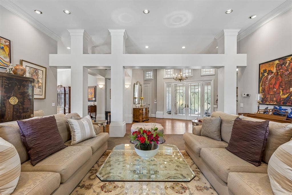 14900 Winnwood Road, Addison, TX 75254 14900 Winnwood Road, Addison, TX 75254