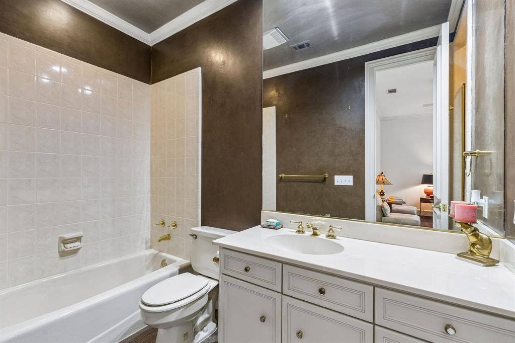 14900 Winnwood Road, Addison, TX 75254 14900 Winnwood Road, Addison, TX 75254
