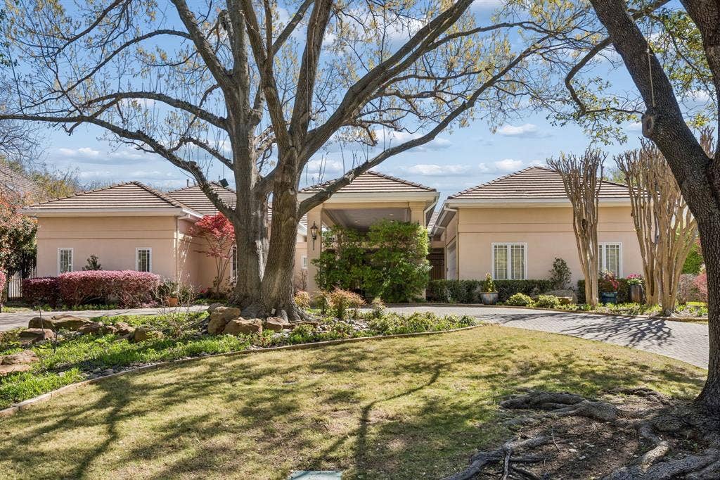 14900 Winnwood Road, Addison, TX 75254 14900 Winnwood Road, Addison, TX 75254