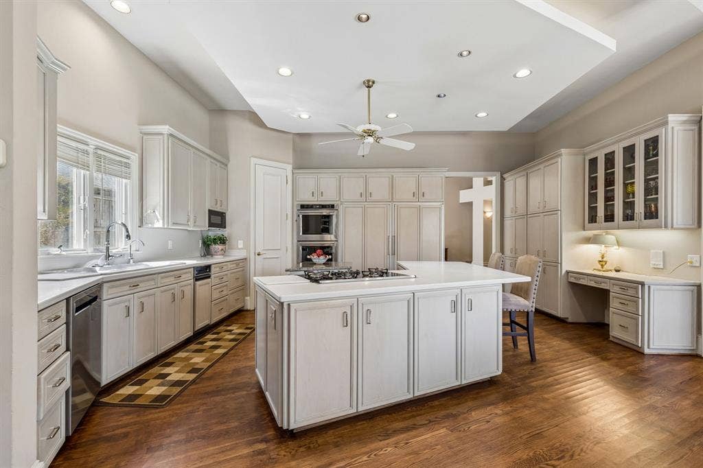 14900 Winnwood Road, Addison, TX 75254 14900 Winnwood Road, Addison, TX 75254