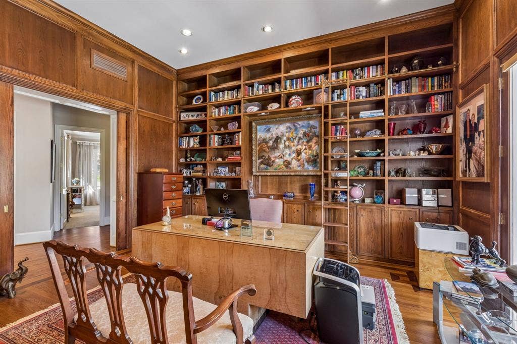 14900 Winnwood Road, Addison, TX 75254 14900 Winnwood Road, Addison, TX 75254