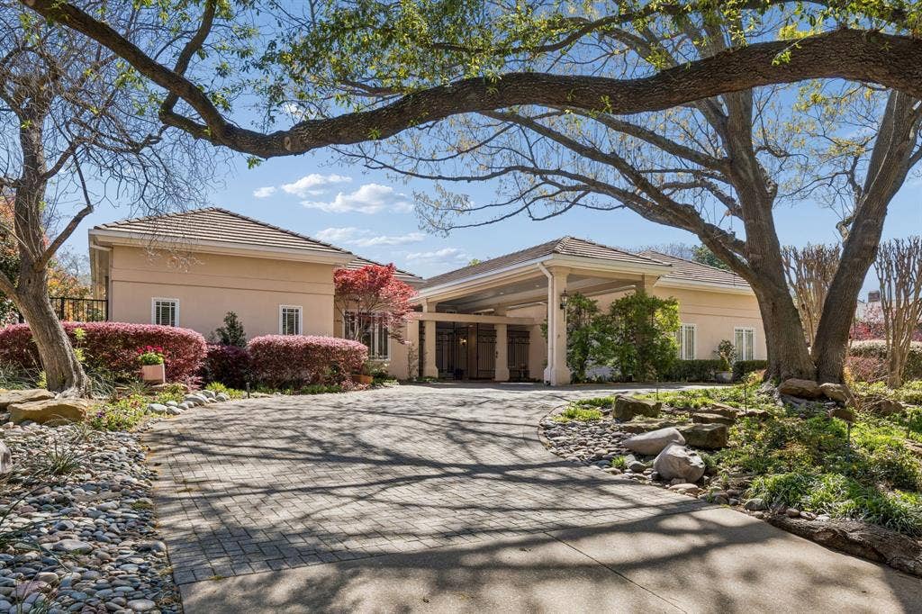 14900 Winnwood Road, Addison, TX 75254 14900 Winnwood Road, Addison, TX 75254