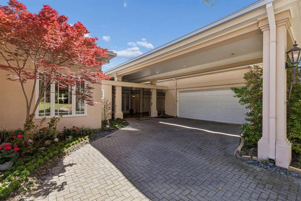14900 Winnwood Road, Addison, TX 75254 14900 Winnwood Road, Addison, TX 75254