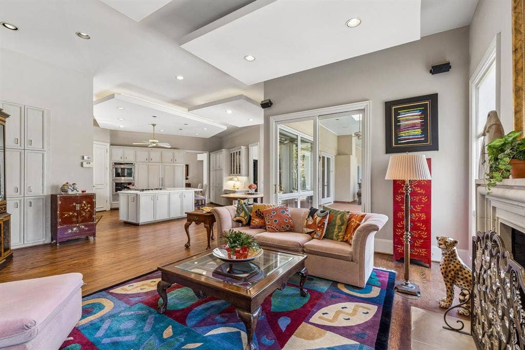 14900 Winnwood Road, Addison, TX 75254 14900 Winnwood Road, Addison, TX 75254