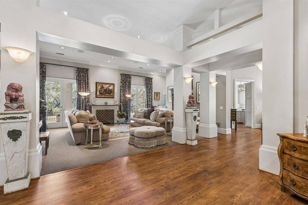 14900 Winnwood Road, Addison, TX 75254 14900 Winnwood Road, Addison, TX 75254