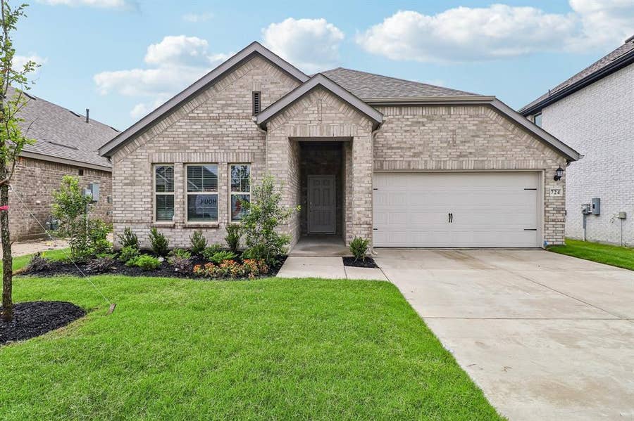 Property photo for 724 Grand Dale Drive, Lavon, TX